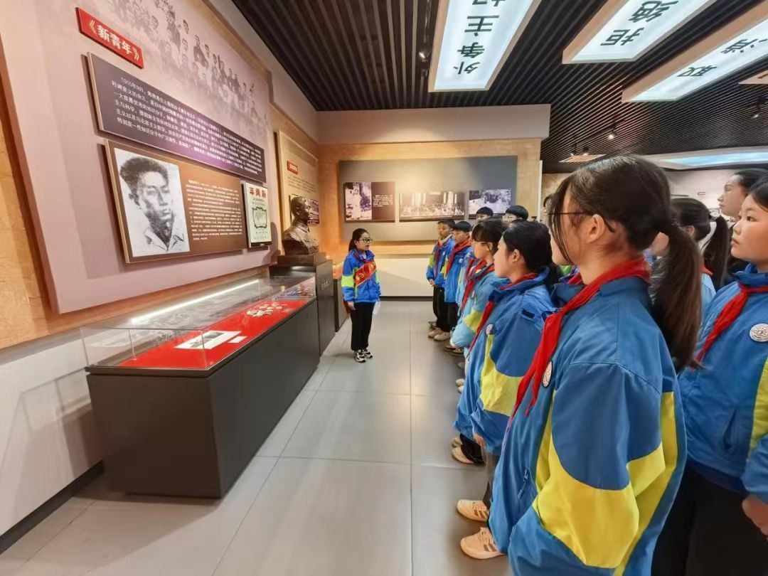 池州市红领巾讲解员用童声传递红色力量。