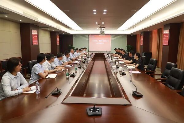 淮北中院、杜集区法院联合走访金融机构并召开金融案件座谈会。 王晓璐 摄