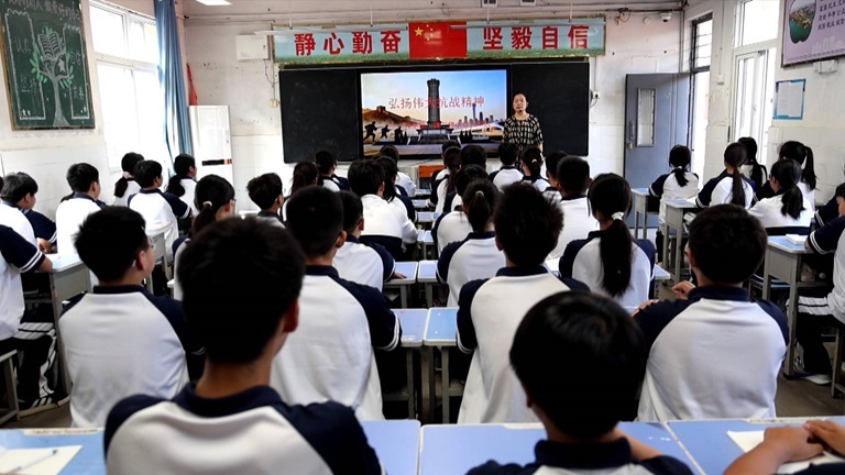 濉溪县新城中心学校把弘扬伟大抗战精神融入“开学第一课”。赵永翔 摄